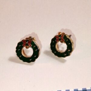 Avon small petite JJH Christmas wreath earrings no dangle